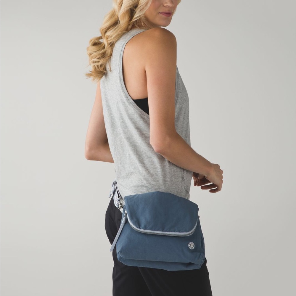Lululemon Party Om Bag in blue denim / silver fox